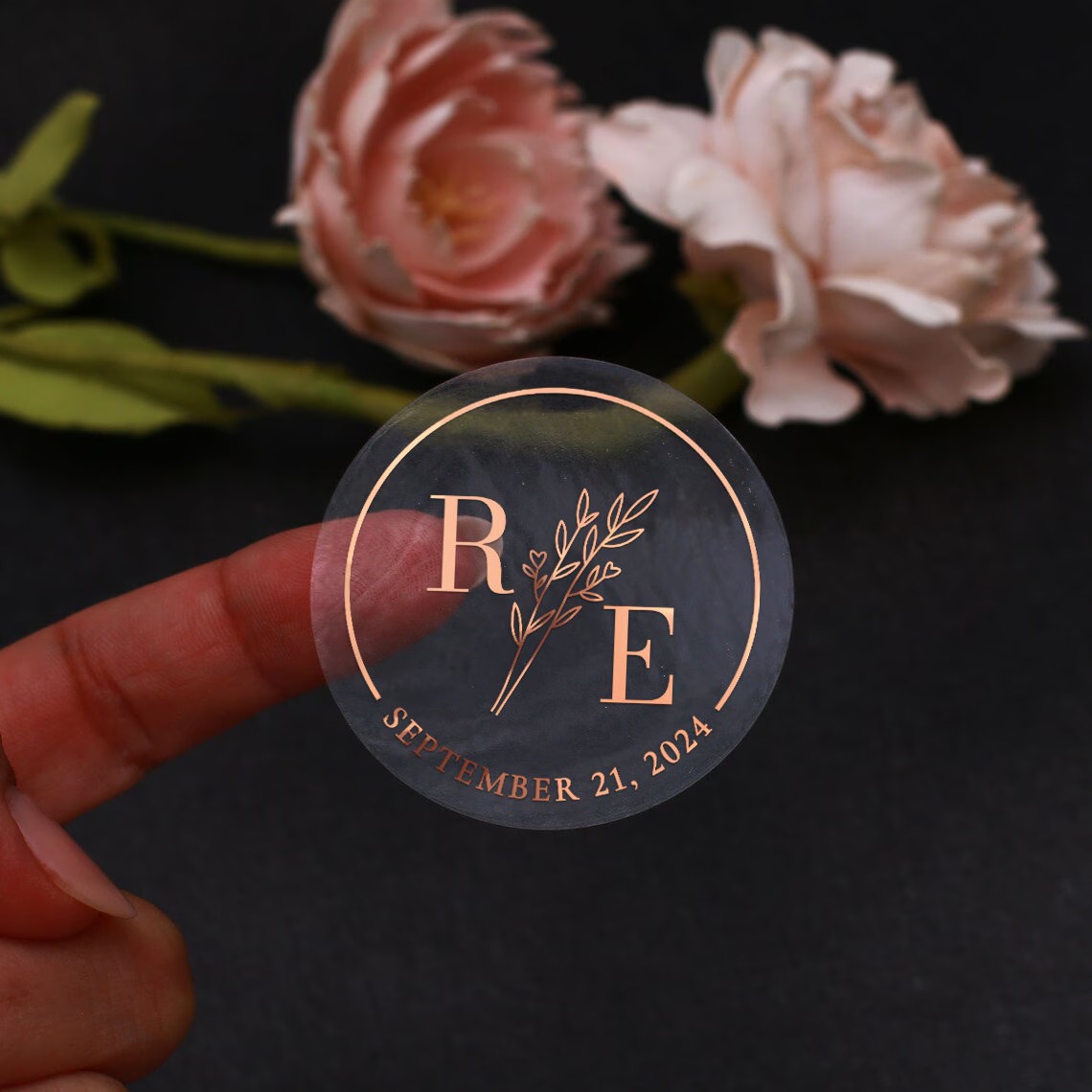 Wedding Envelopes - สติกเกอร์งานแต่งงานลายพฤกษศาสตร์แบบใส, ซีลซองจดหมายฟอยล์แบบกำหนดเอง, ป้ายของชำร่วยงานแต่งงานลายฟอยล์สีทองแบบโมโนแกรม